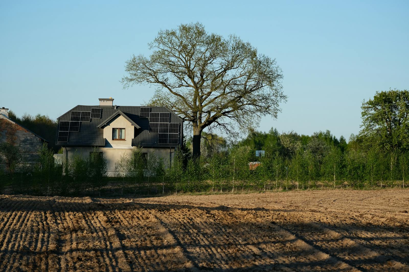 Einfamilienhaus mit Dach-PV als Einstieg in die Projektplanung